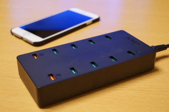 aukey-10-port-usb-rapid-charger-quick-charge-3-pa-t8 Aukey 10ポート 70W USB急速充電器 PA-T8 レビュー
