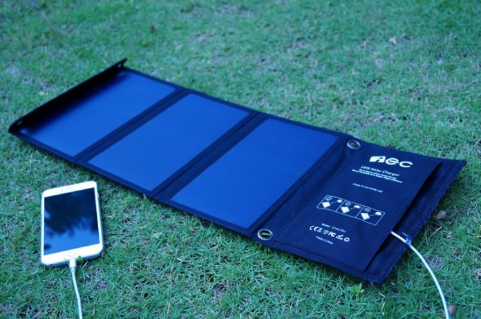 iec-usb-solar-charger-review iEC USBソーラーチャージャー 18W 2ポート レビュー