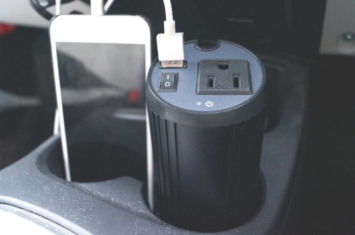 aukey-150w-car-inverter-ac-usb-pa-v11-review Aukey 150W カーインバーター/2.1A USB出力ポート PA-V11 レビュー