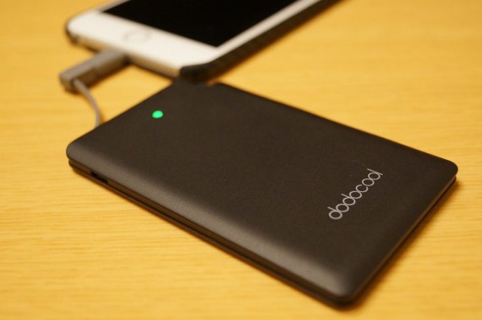 dodocool-mobile-battery-2500-mah-dp08-review Phoneユーザーにおすすめ!「dodocool モバイルバッテリー 2500mAh DP08」はライトニングアダプター付属ですぐに使えるコンパクトで軽量なモバイルバッテリー!