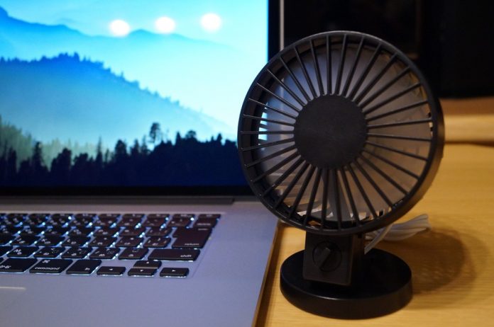 sofer-usb-electric-fan-mf6-review 【レビュー】暑い季節に大活躍!「SOFER USB扇風機 MF6」はコンパクトなのに二重反転羽根搭載でしっかりした風量が特徴!デスクだけでなく、キャンプなどにもおすすめ!