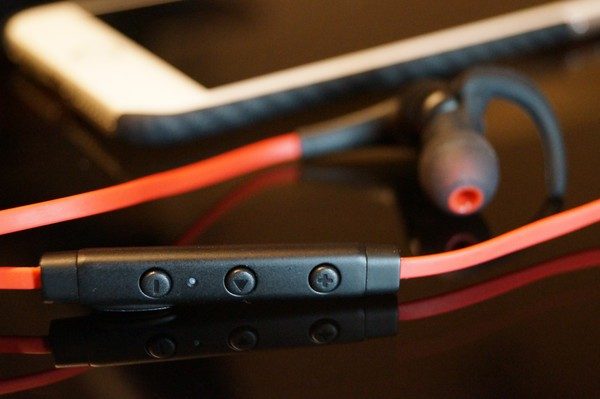 Bluetoothイヤホン「SoundPEATS Q12」の使い方