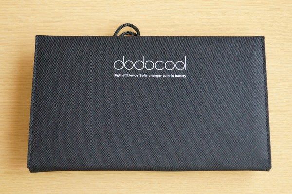 「dodocool 2ポート ソーラーチャージー＆10000mAhモバイルバッテリー」の使い方/外観レビュー