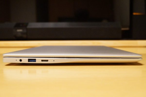 「CHUWI LapBook 12.3」の外観レビュー