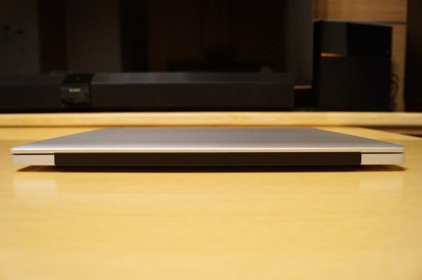 「CHUWI LapBook 12.3」の外観レビュー