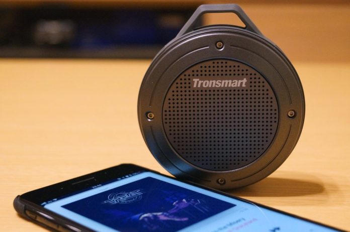 tronsmart-bluetooth-speaker-t4-review-8 【レビュー】これはいいぞ!「Tronsmart Bluetooth スピーカー T4」はコンパクトで音質良好!防水機能付きでコスパも良い!文句なし!
