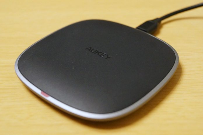 aukey-wireless-charger-qi-iphone-android-lc-q6-review-7 「AUKEY 10W ワイヤレス充電器 LC-Q6」レビューまとめ!