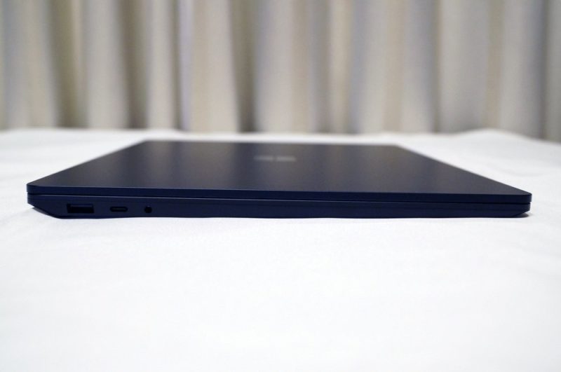 Surface Laptop 3 15インチレビュー：外観/重さ/薄さ/充電/USBポートなど