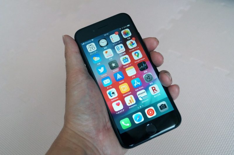 iPhone SE（第2世代）とiPhone 11 Pro MaxとiPhone 5の大きさや表示できる情報量の比較