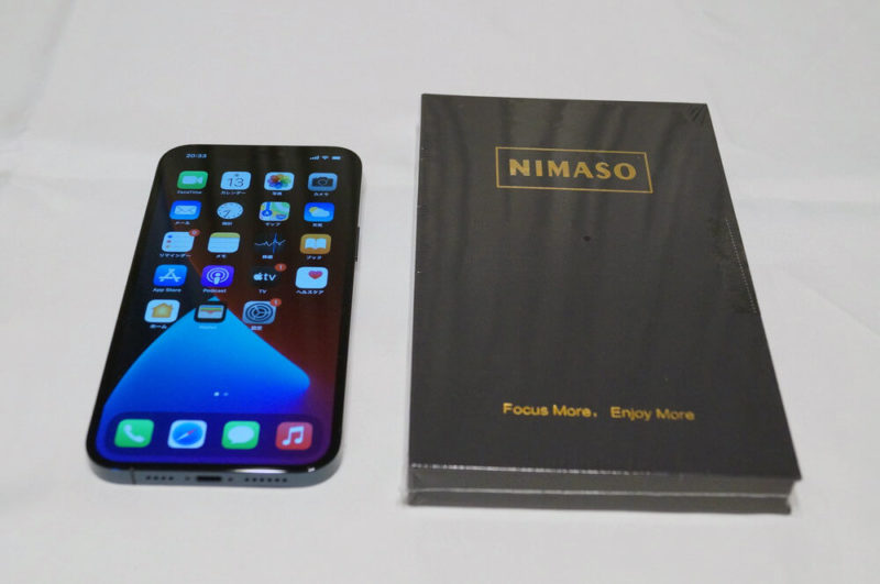 iPhone 12 Pro Max 用のガラスフィルムは定番の「NIMASO」をチョイス。