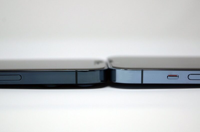 iPhone13 Pro MaxとiPhone12 Pro Maxのサイズと重さの比較