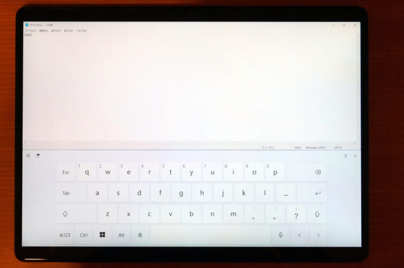 Surface Pro 8：タッチキーボード