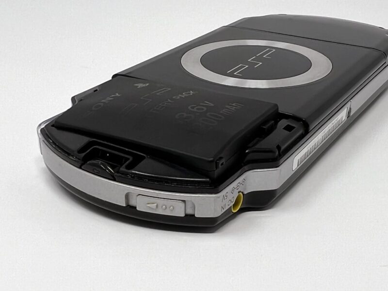 PSPの純正バッテリーが膨張して危険な状態！