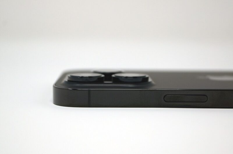 iPhone 14 Pro Max：カメラの厚みは増した