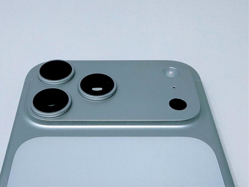 5. カメラ：全方位48MP、光学品質8倍ズーム、そして「Genlock」
